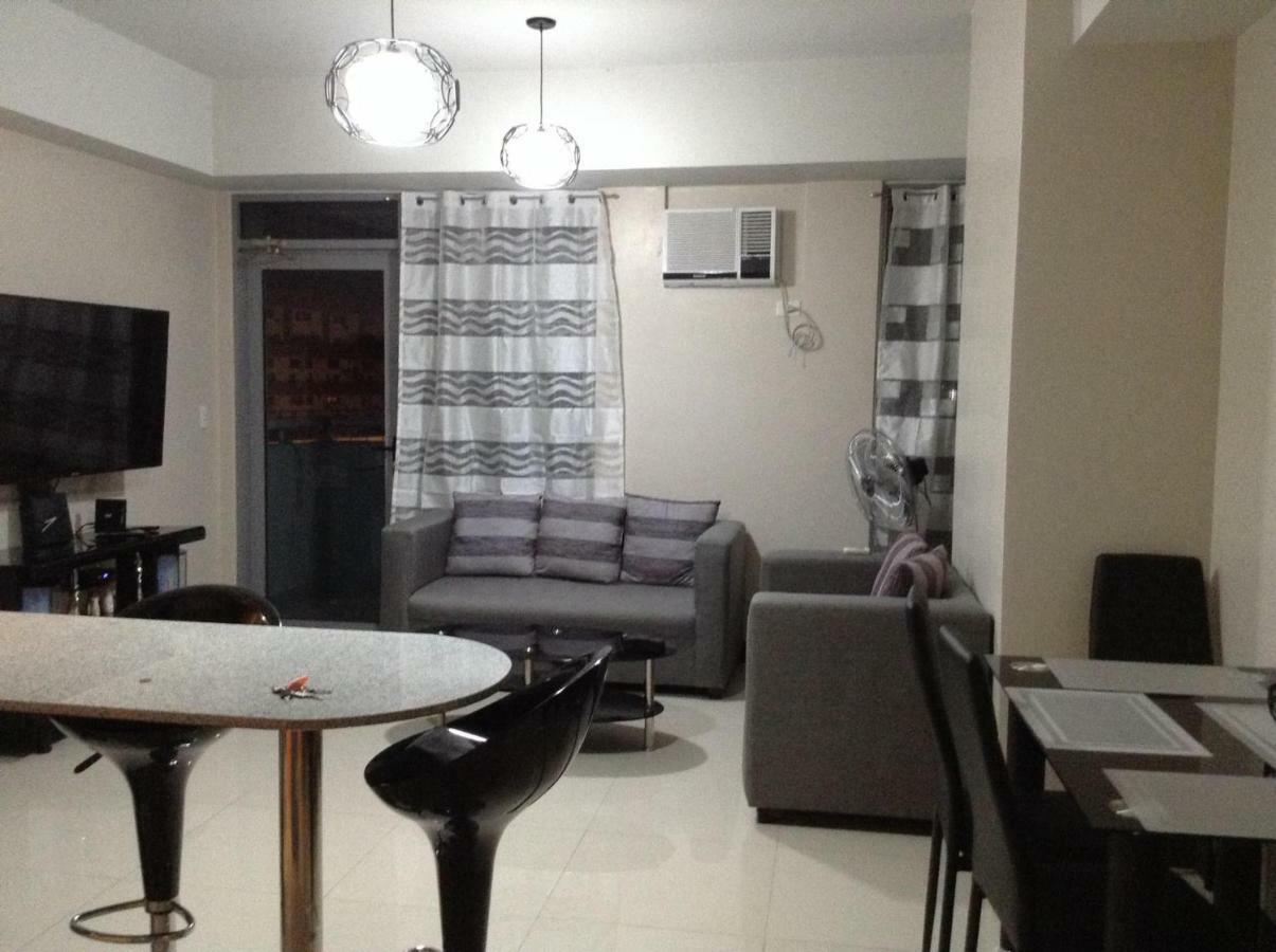 Cubao Manhattanheights Unit 11A Tower B, 2Br Manille Extérieur photo