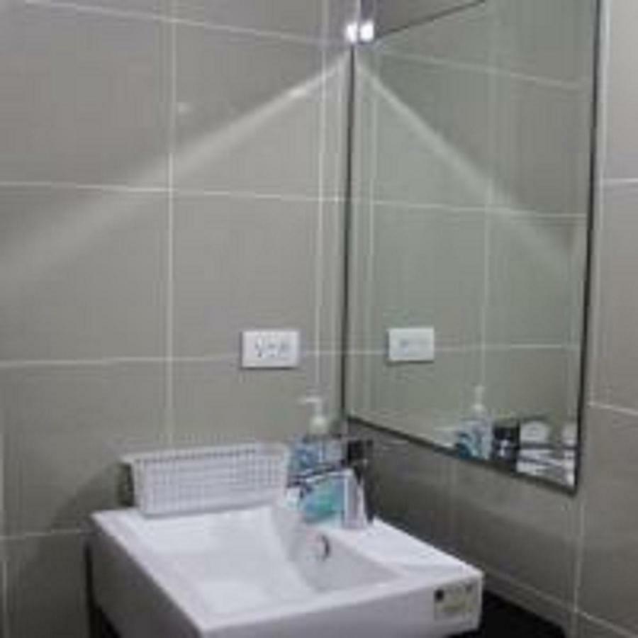 Cubao Manhattanheights Unit 11A Tower B, 2Br Manille Extérieur photo