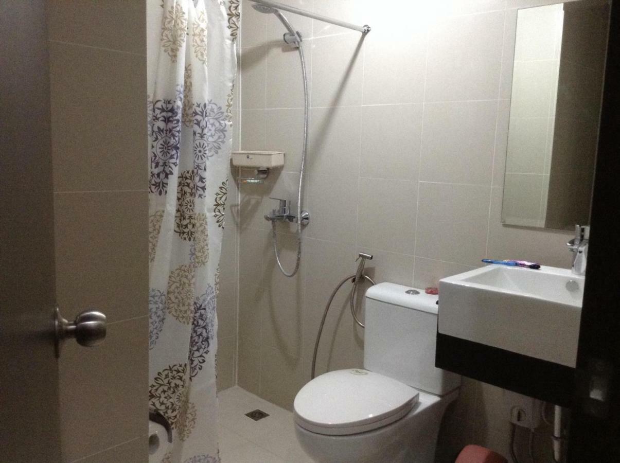 Cubao Manhattanheights Unit 11A Tower B, 2Br Manille Extérieur photo