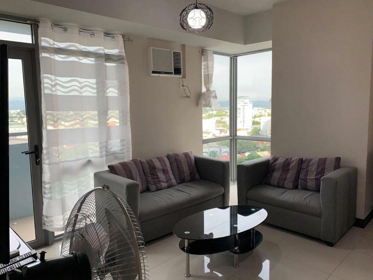 Cubao Manhattanheights Unit 11A Tower B, 2Br Manille Extérieur photo