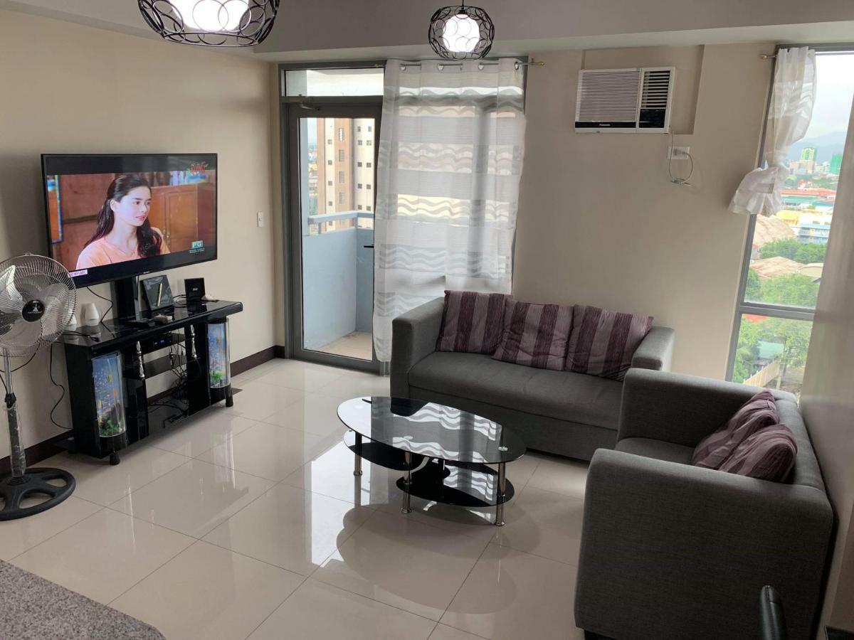 Cubao Manhattanheights Unit 11A Tower B, 2Br Manille Extérieur photo