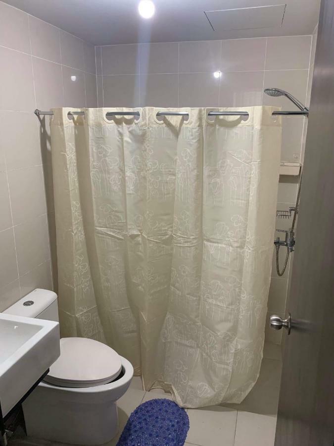 Cubao Manhattanheights Unit 11A Tower B, 2Br Manille Extérieur photo