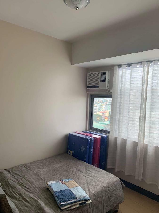 Cubao Manhattanheights Unit 11A Tower B, 2Br Manille Extérieur photo